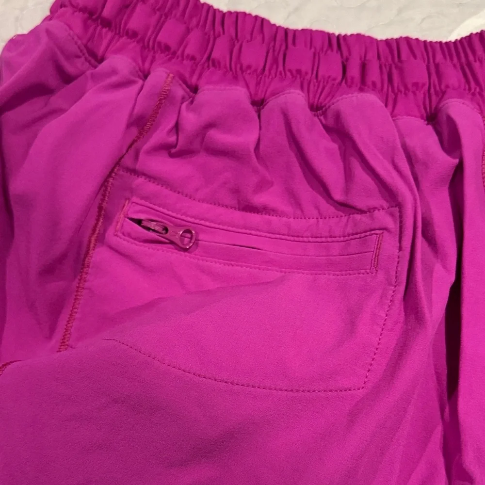 lululemon athletica Hotty Hot Shorts - Picture 5 of 6